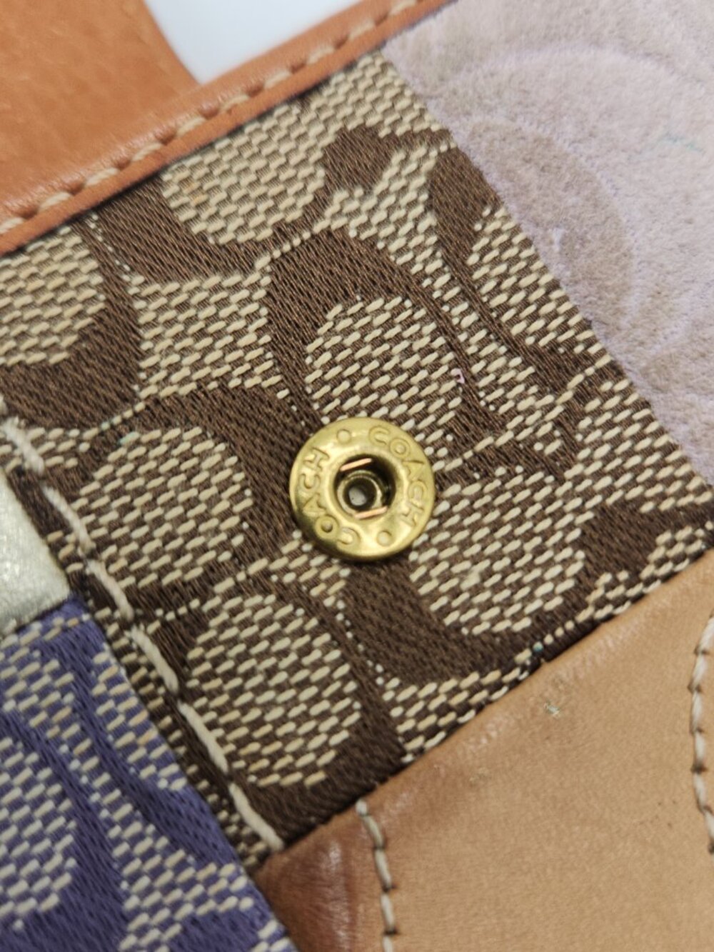 Coach Vintage Y2K Signature Compact Patchwork Wallet - Y2K - F41209 - Picture 4 of 9